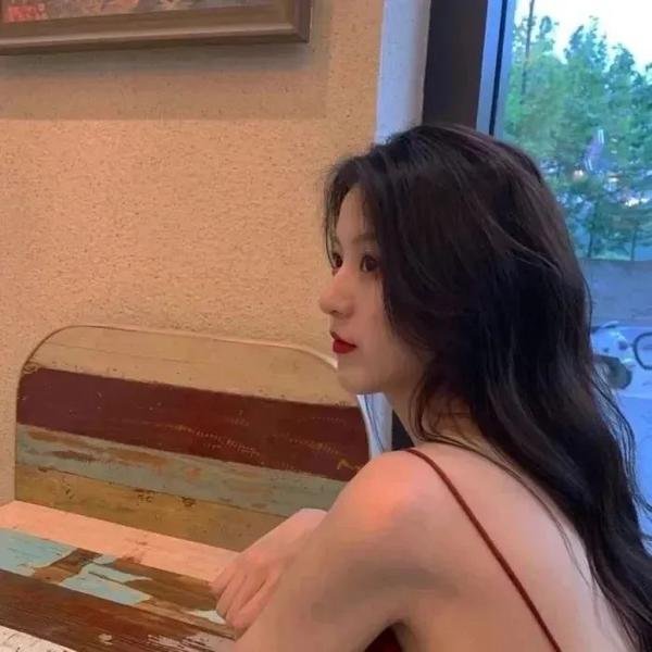 远看是蔚蓝的春天